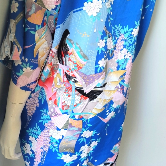 Japanese Kimono - Picture 5 of 8